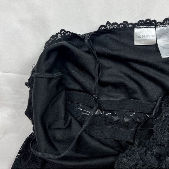 Y2K No Boundaries Lace Cami Tank Top - Picture 5 of 7